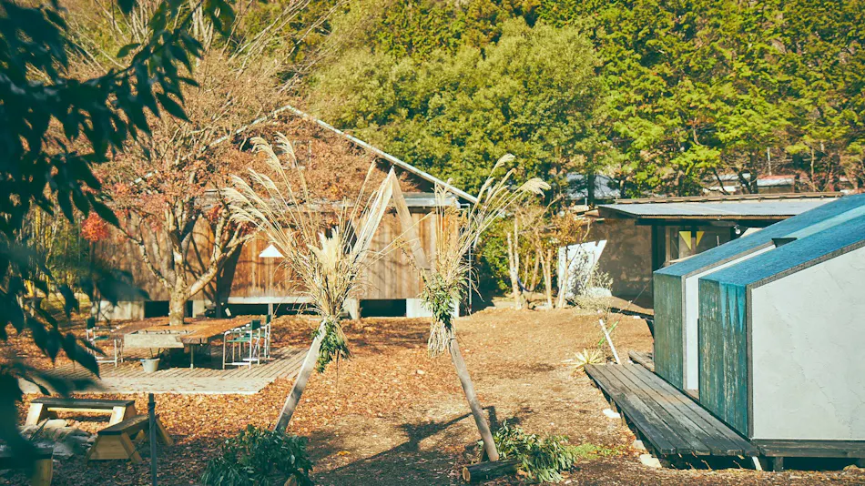 LOOF TINY HOUSE CAMP