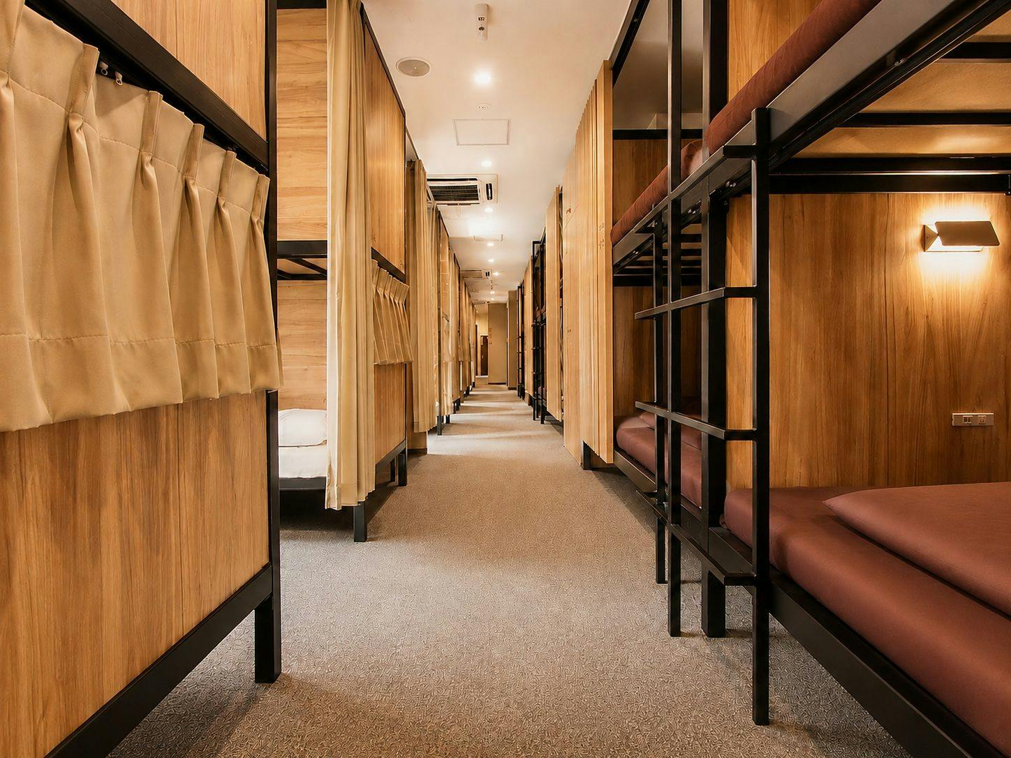 Namba Guesthouse Hive