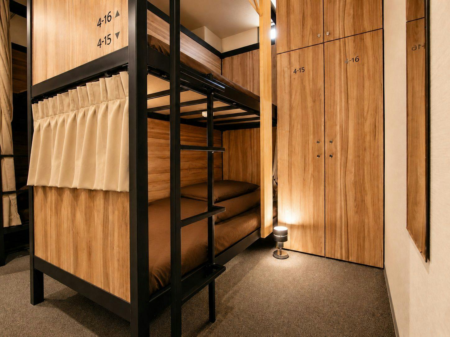 Namba Guesthouse Hive