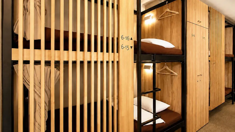 Namba Guesthouse Hive