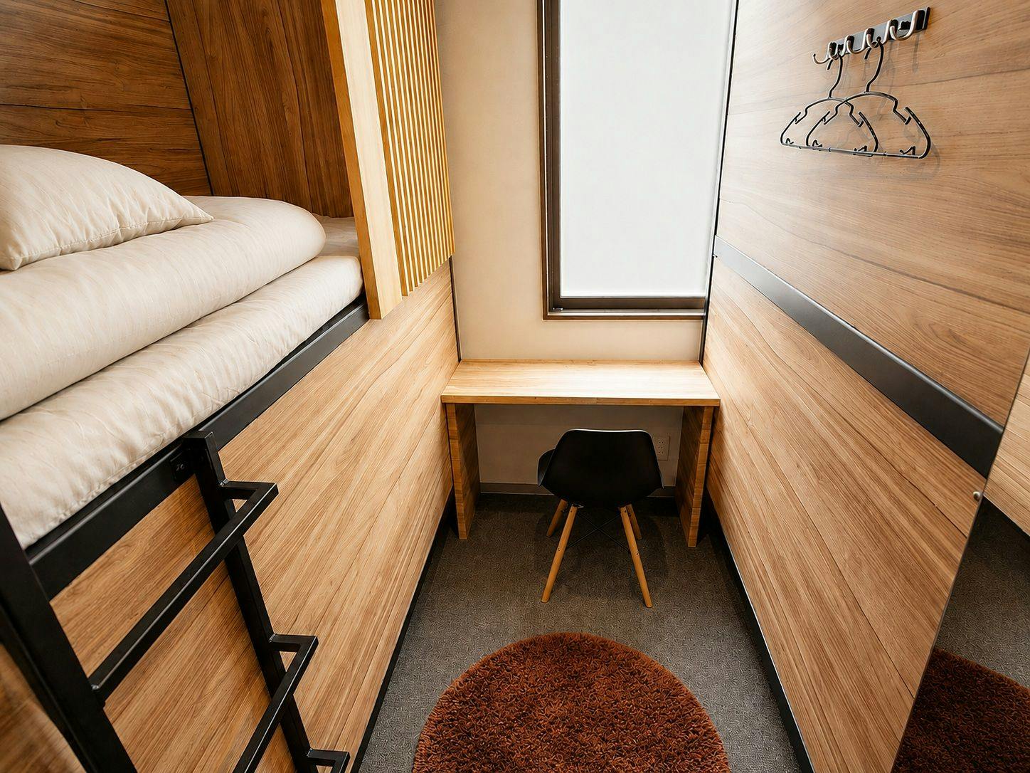 Namba Guesthouse Hive