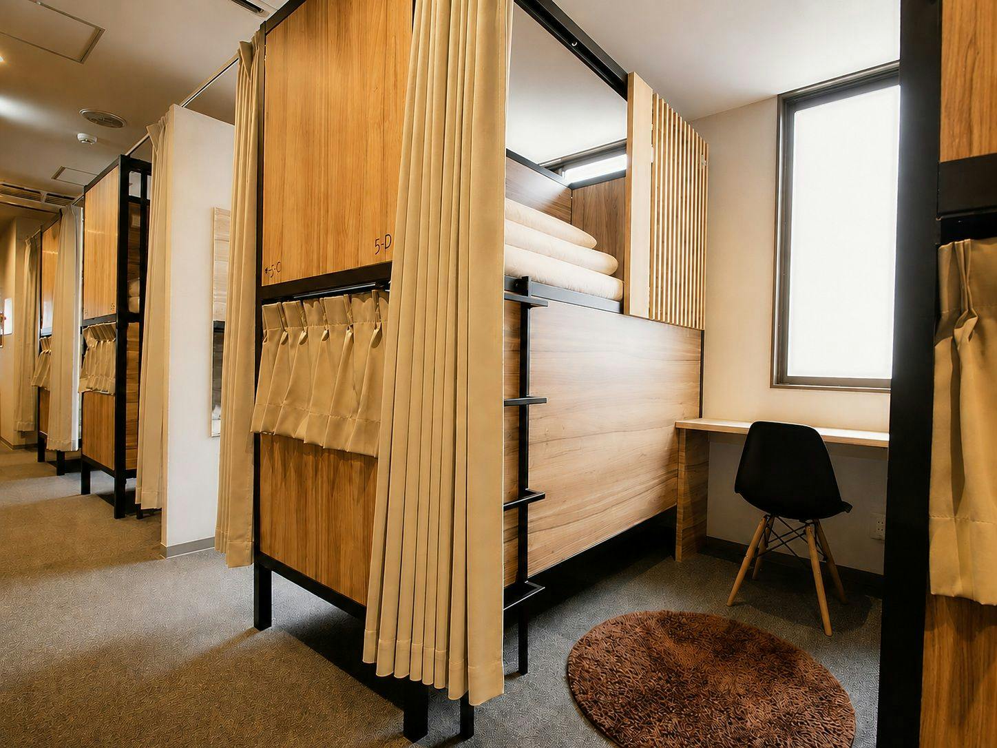 Namba Guesthouse Hive