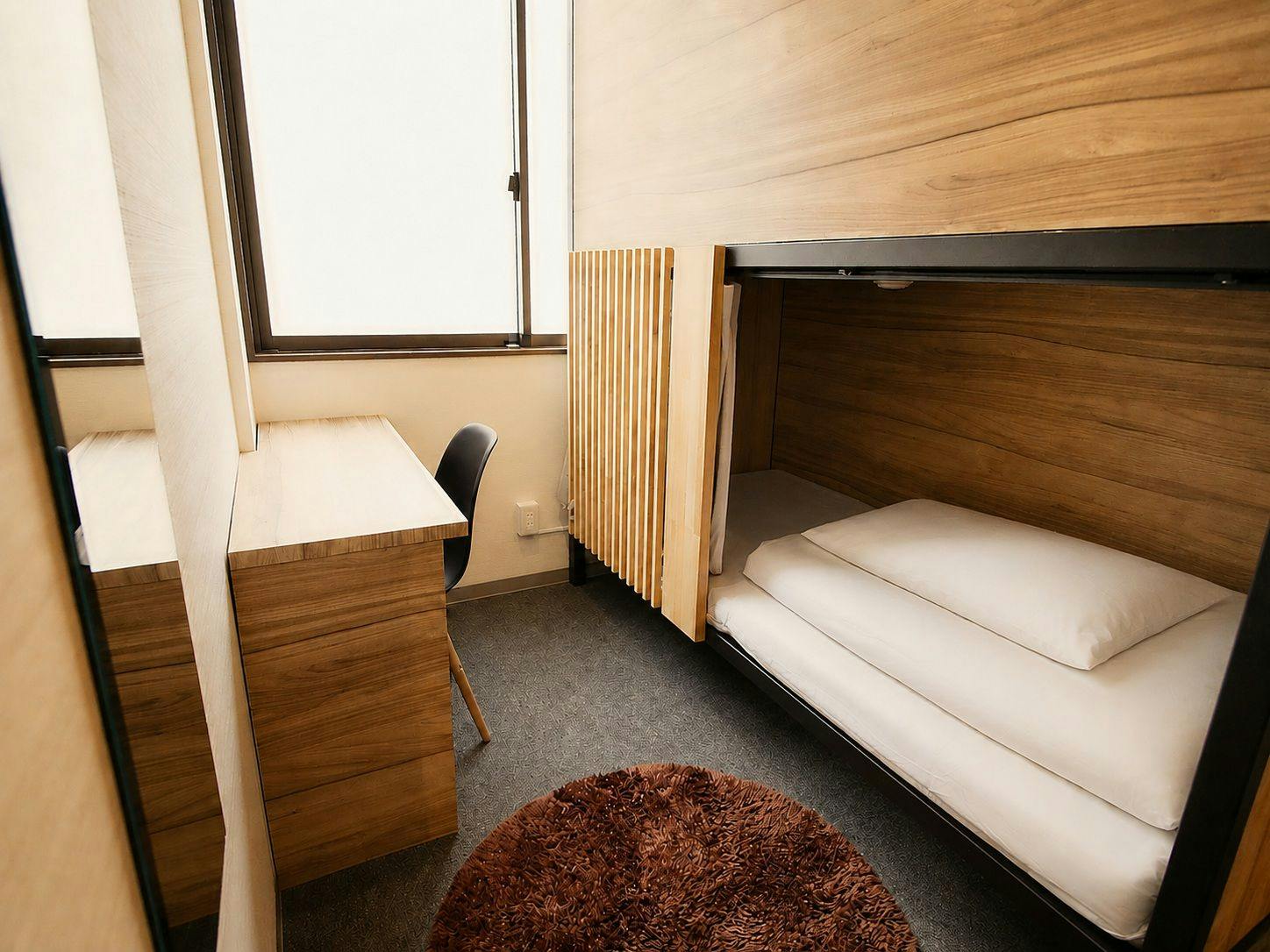 Namba Guesthouse Hive