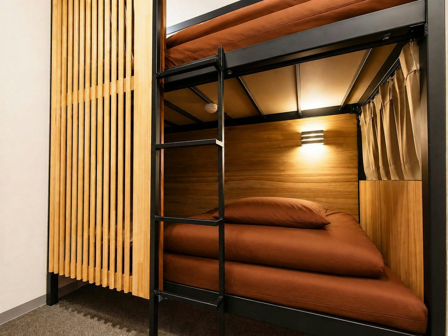 Namba Guesthouse Hive