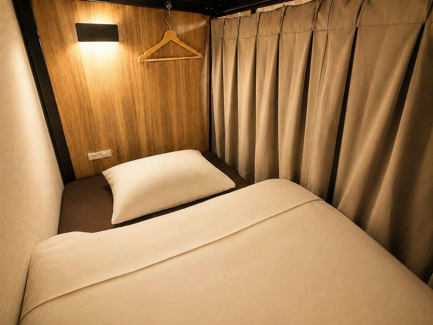 Namba Guesthouse Hive