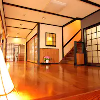 ตัวอย่างภายในอาคาร: ทางเข้า