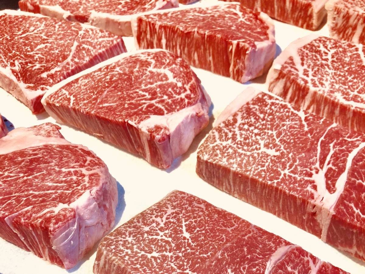 - อาหารค่ำกับเนื้อวากิว