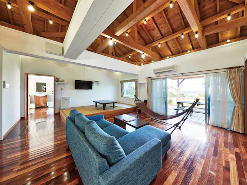 【우드 데크 코티지】