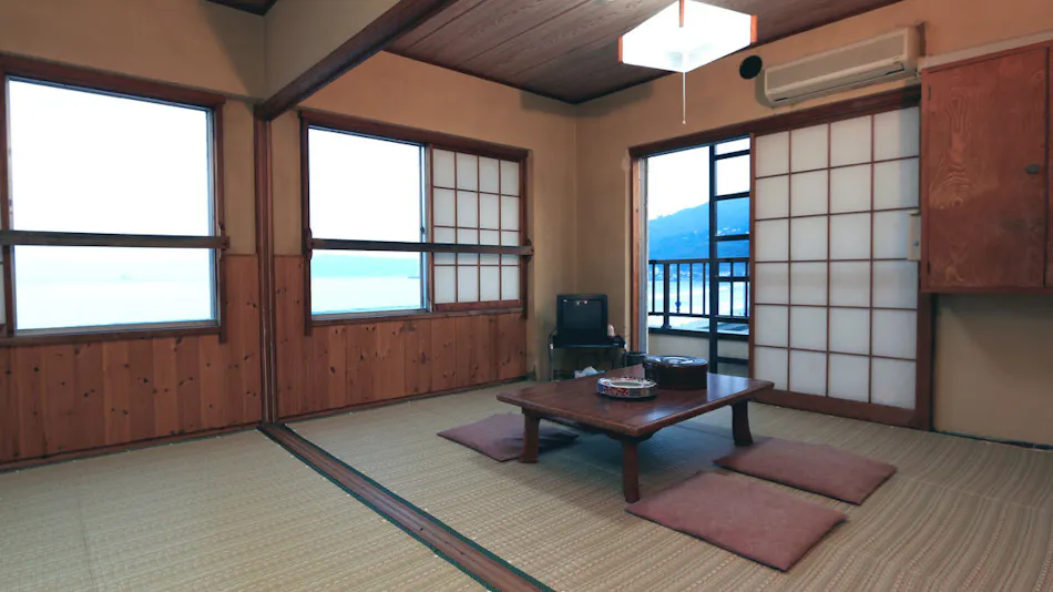 Usami Onsen Fugu and Local Fish Cuisine Inn Otsuka