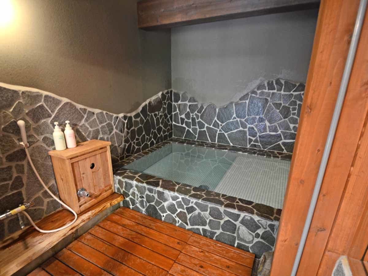 Seasonal Cuisine and Hot Springs Inn Tokiwaso