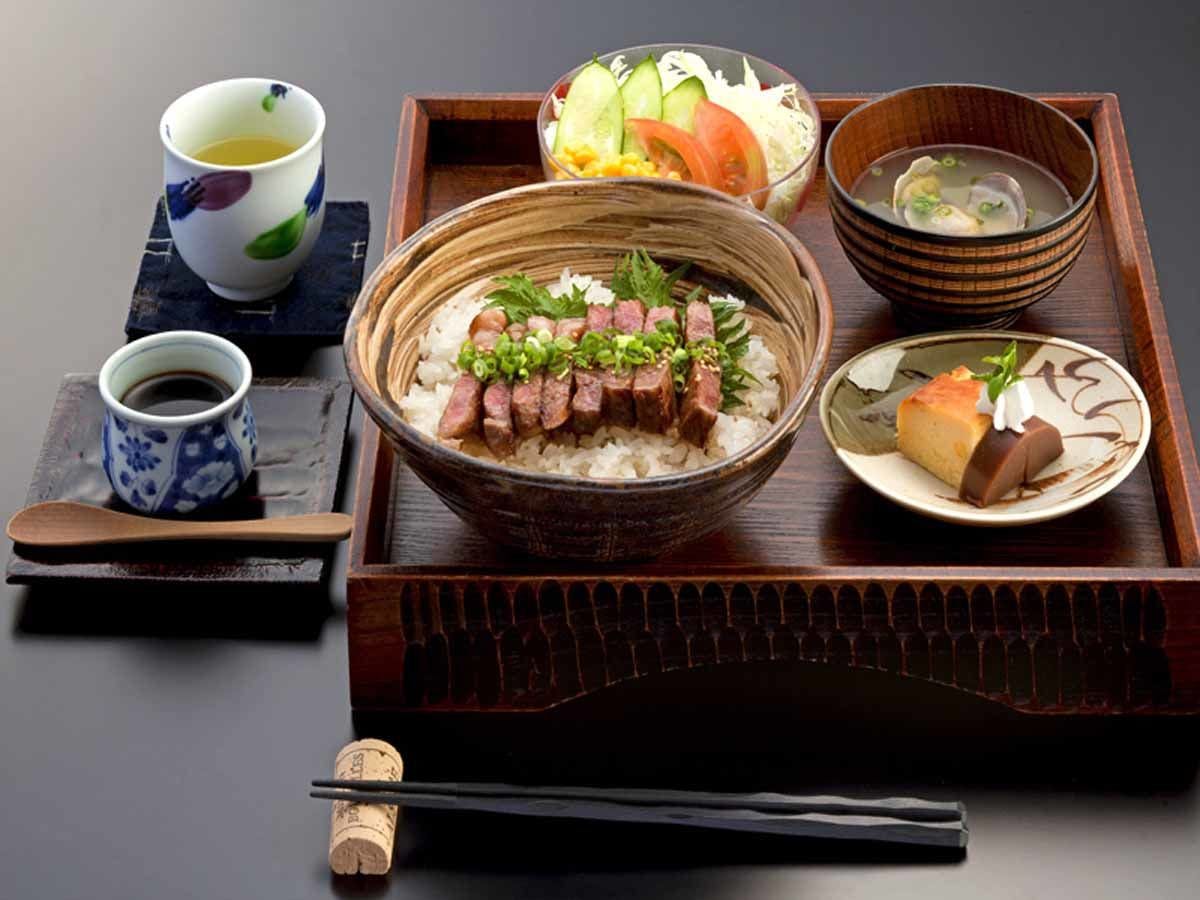 Seasonal Cuisine and Hot Springs Inn Tokiwaso