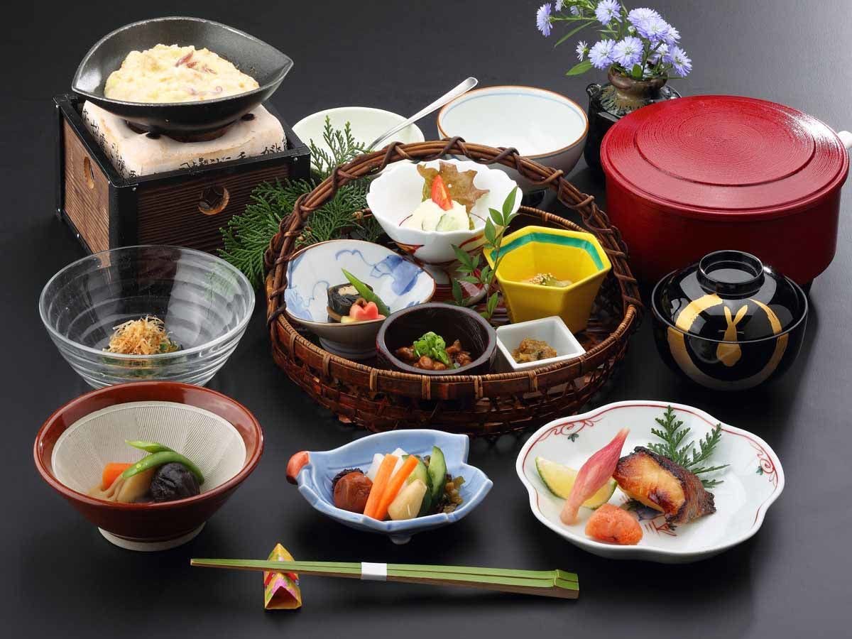 Seasonal Cuisine and Hot Springs Inn Tokiwaso