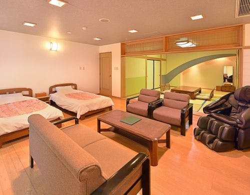 太平洋をのぞむ開放感ある特別和洋室。