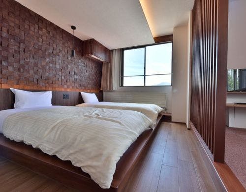 モダンツイン（シャワー・トイレ付）