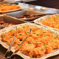 Quý khách có thể thưởng thức tiệc buffet thay đổi hàng ngày.