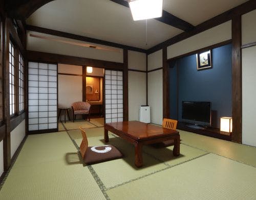 和室12畳：奥行きのある客室