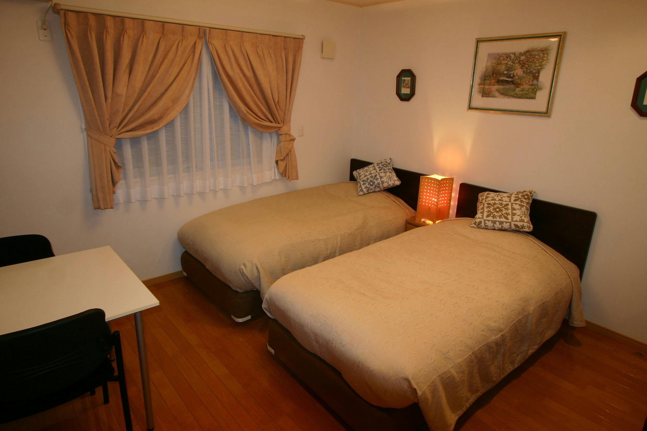 Twin Haiwan Peliharaan