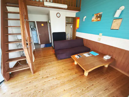 จากด้านระเบียงชั้น 1 (ภายใน)