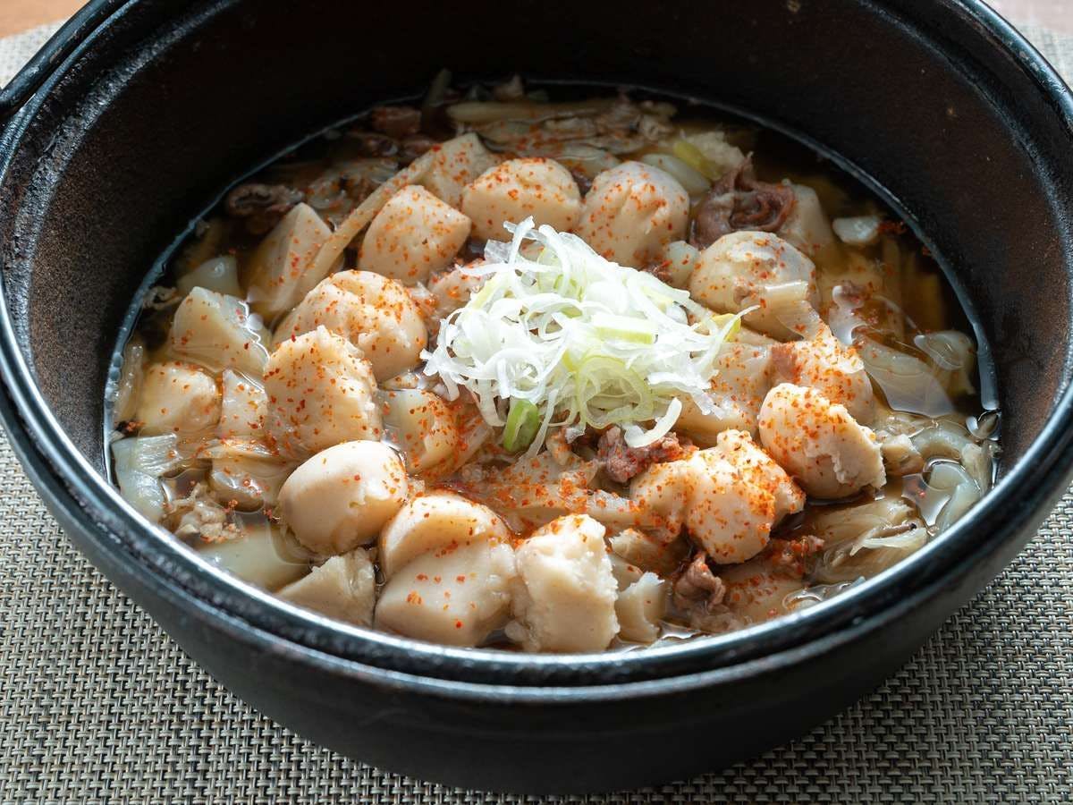 Nikmati hidangan khas daerah Imoni.