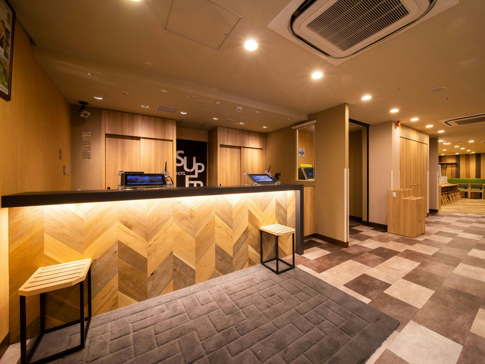 เราจะต้อนรับคุณที่เคาน์เตอร์เช็คอิน