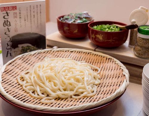 香川名物讃岐うどん！で一日の活力を♪