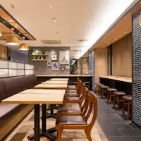 位于一楼大堂旁