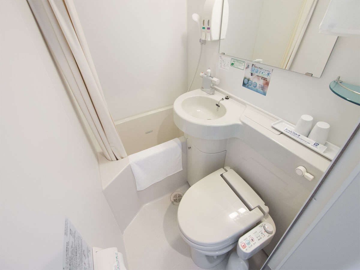 모든 객실에 유닛 욕실 완비.