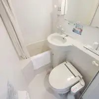 모든 객실에 유닛 욕실 완비.