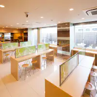 로하스 라운지에서 맛있는 식사를 즐기세요.