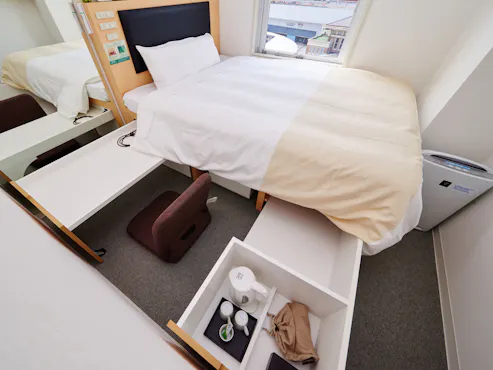 存放于150厘米宽的床下。