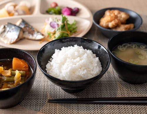 健康朝食盛り付けイメージ