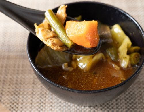 具だくさんのスープカレーで朝から元気に