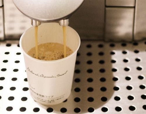 カップは間伐材使用で環境にやさしい