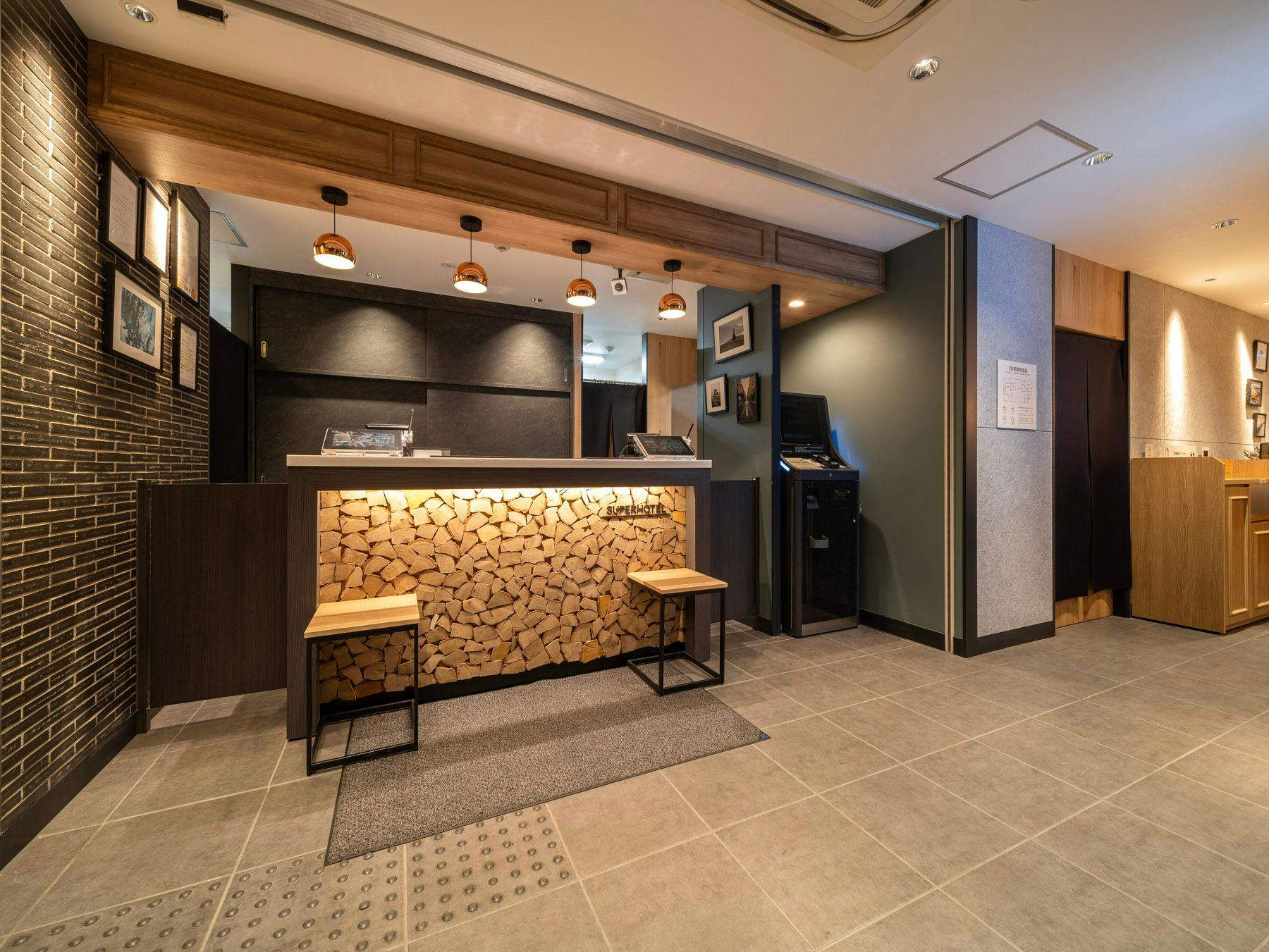 เราจะต้อนรับคุณที่เคาน์เตอร์เช็คอิน