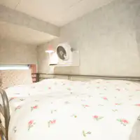 เตียงสองชั้นหนึ่งเตียง