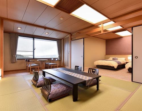 *【2022年改装■光琳】可動式テーブル