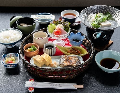 *【朝食（一例）】