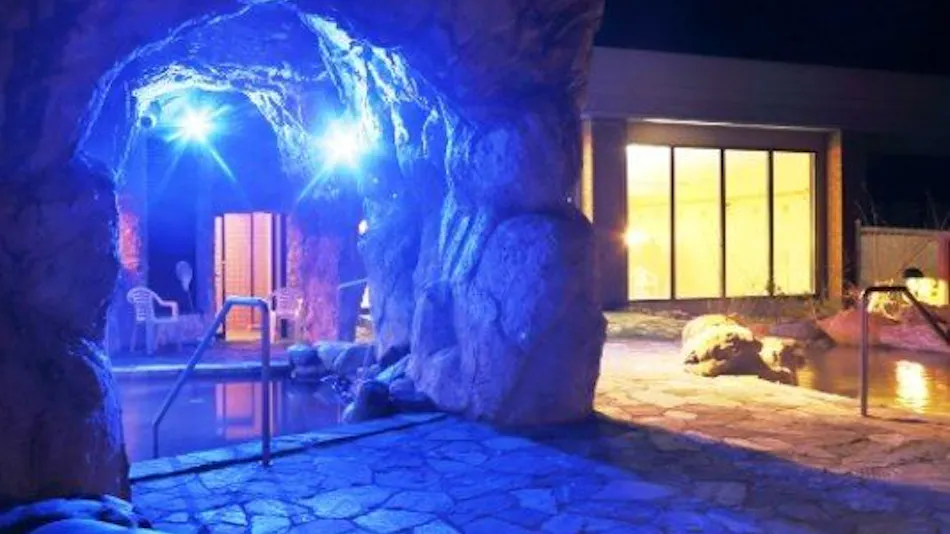 Blue Cave Onsen Pipa no Yu Yuurin-kan