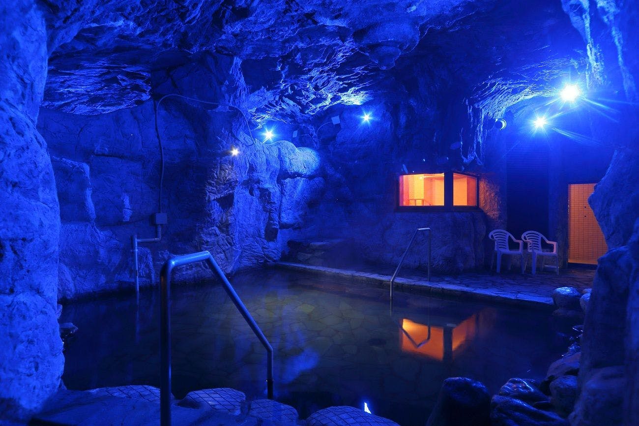 Blue Cave Onsen Pipa no Yu Yuurin-kan