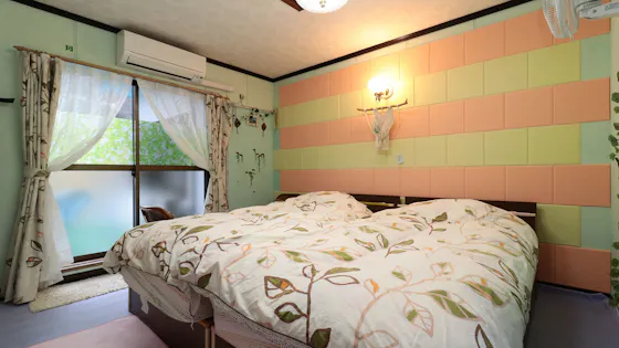 ห้องพักแบบเตียงคู่สไตล์ตะวันตก