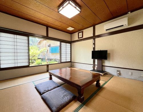 【客室】本館ー古民家民宿ーの客室の一例