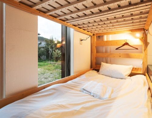 カーテンでプライベート空間。