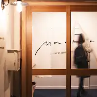 ลูกค้าที่เข้ามาจากทางเข้า