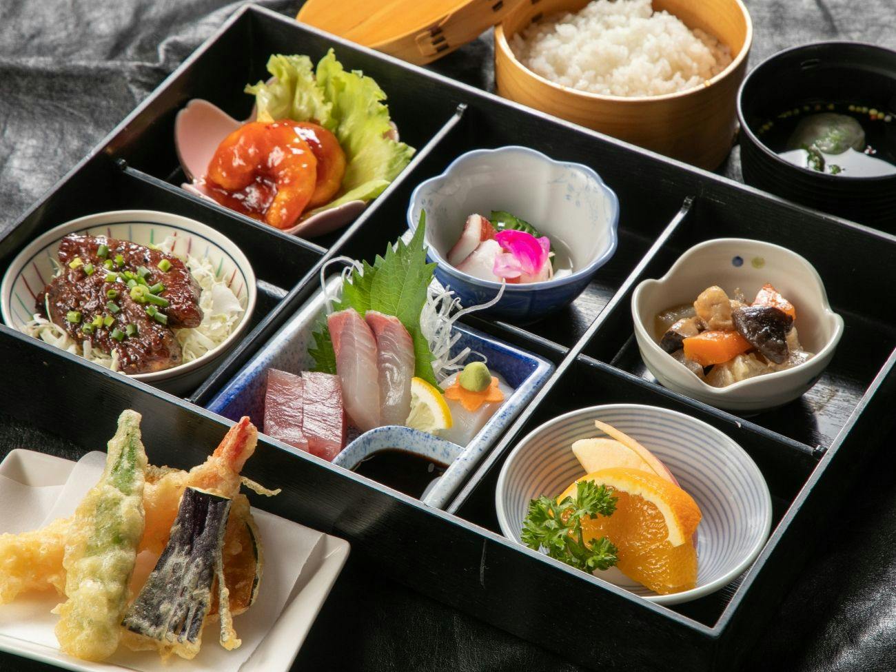 Yamae Onsen Hotaru