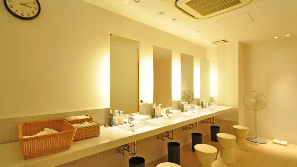 Agnes Hotel Plus