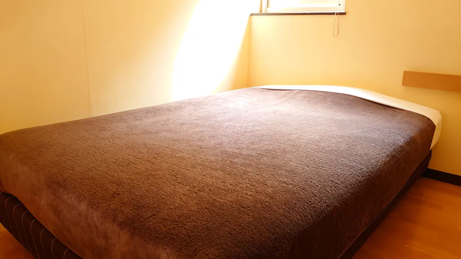 Small Lakeside Resort Pension Sounds Good!