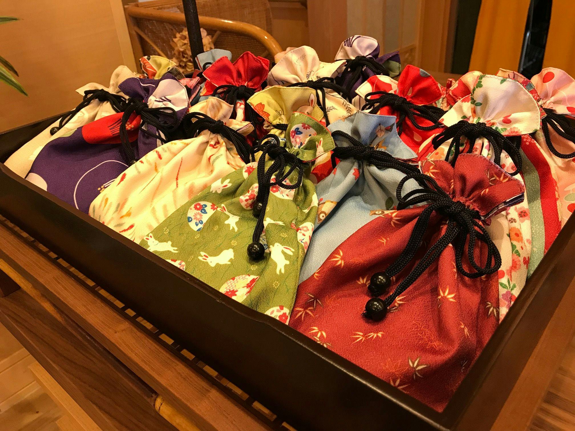 ถุงผ้าพร้อมสิ่งอำนวยความสะดวกสำหรับผู้หญิง ※เฉพาะวันเสาร์