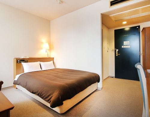 ダブルルーム【140cm幅1台】