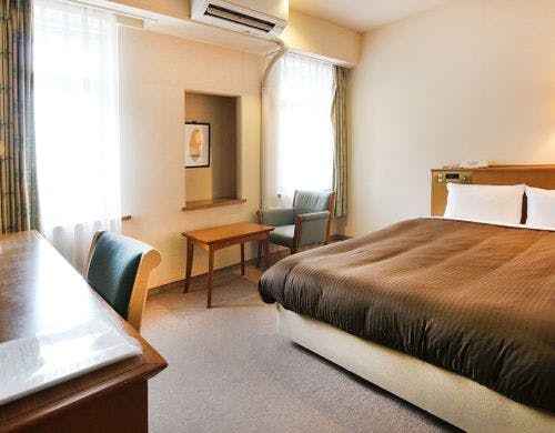 ダブルルーム［140cmベッド1台］