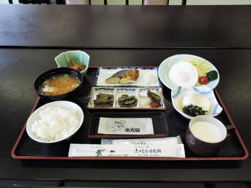 *【朝食全体例】